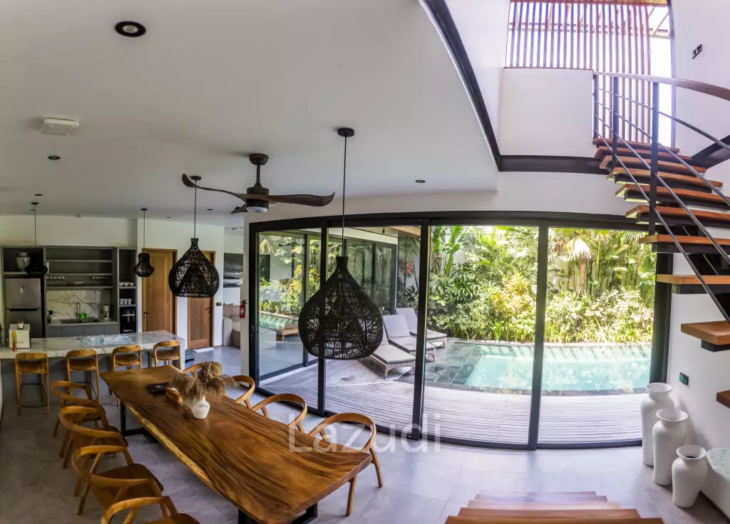 Stunning 5-Bedroom masterpiece 200m from the beach