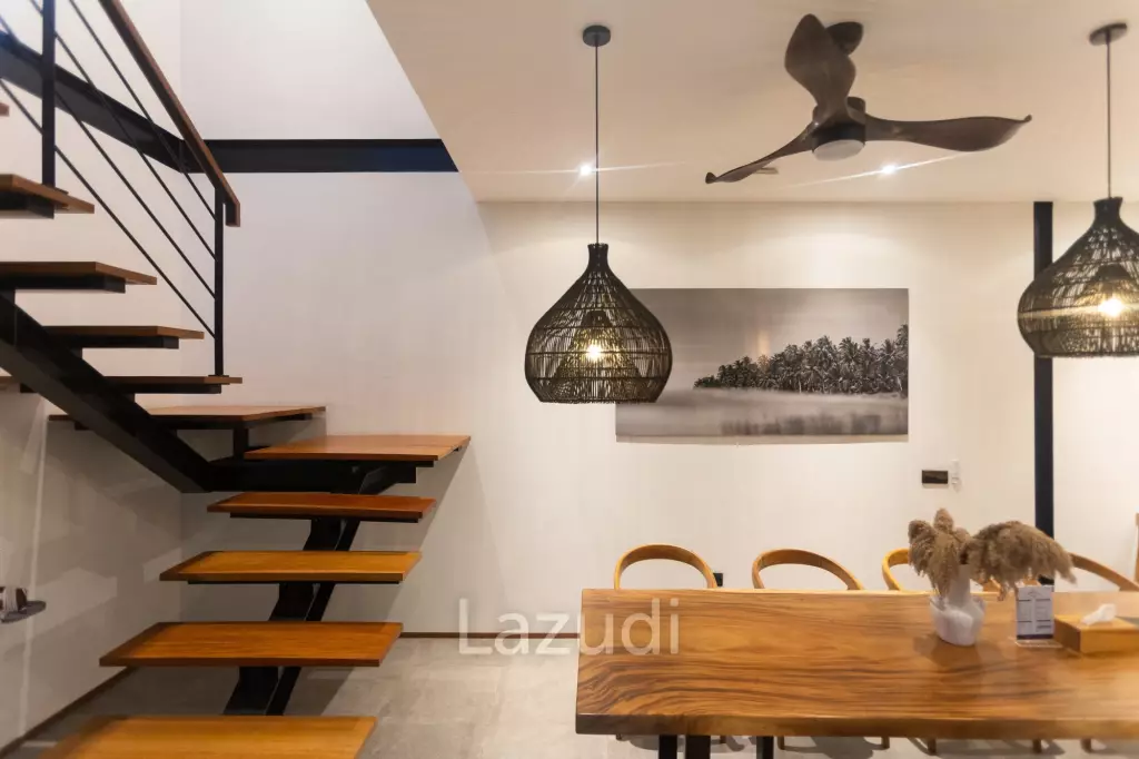 Stunning 5-Bedroom masterpiece 200m from the beach