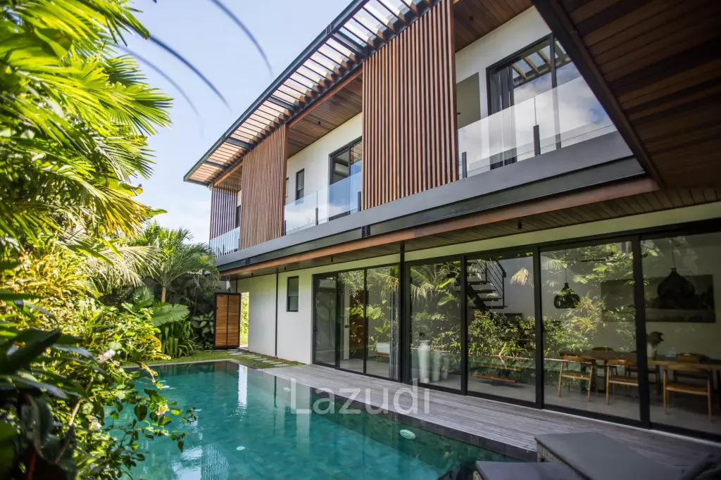 Stunning 5-Bedroom masterpiece 200m from the beach
