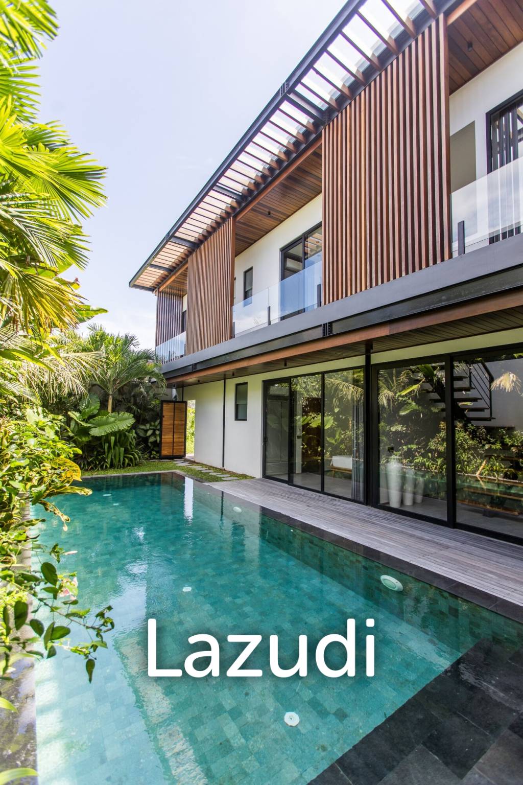Stunning 5-Bedroom masterpiece 200m from the beach