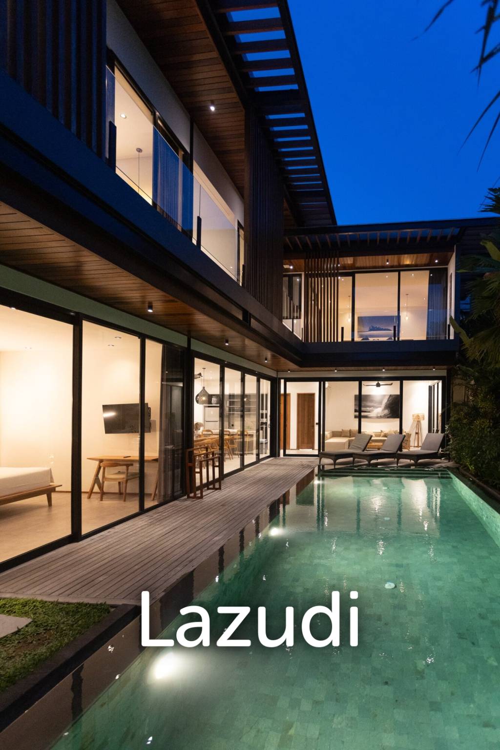 Stunning 5-Bedroom masterpiece 200m from the beach