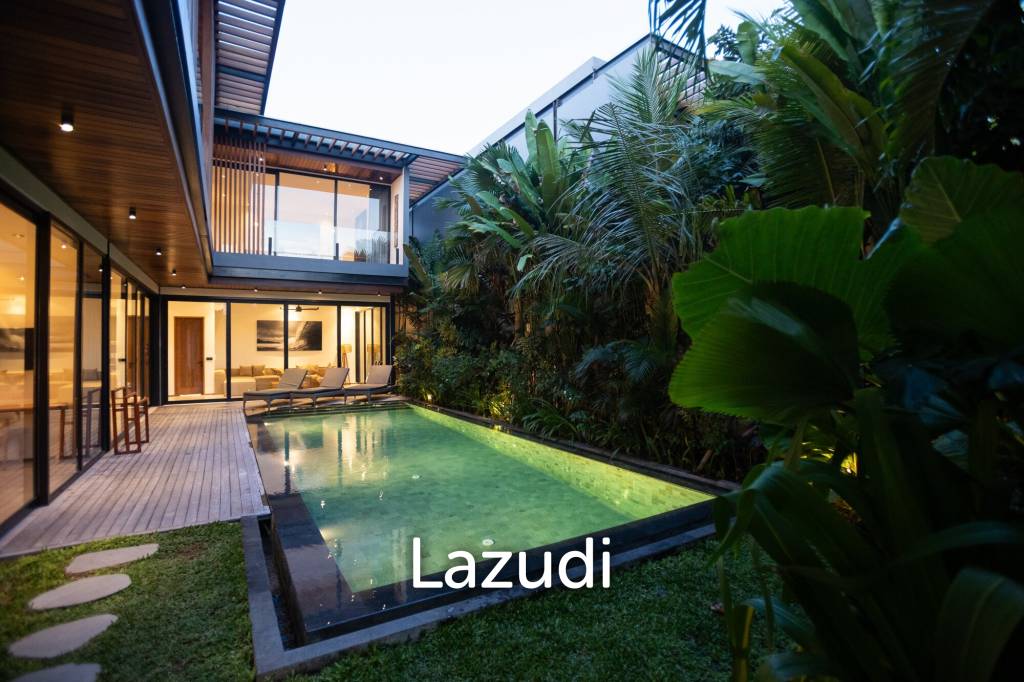 Stunning 5-Bedroom masterpiece 200m from the beach