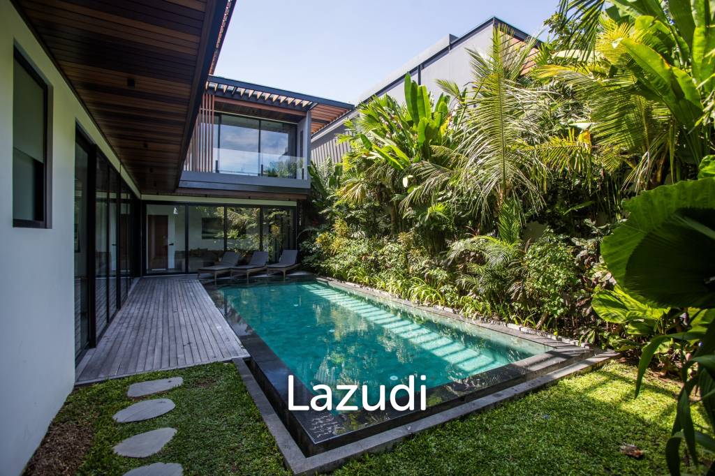 Stunning 5-Bedroom masterpiece 200m from the beach