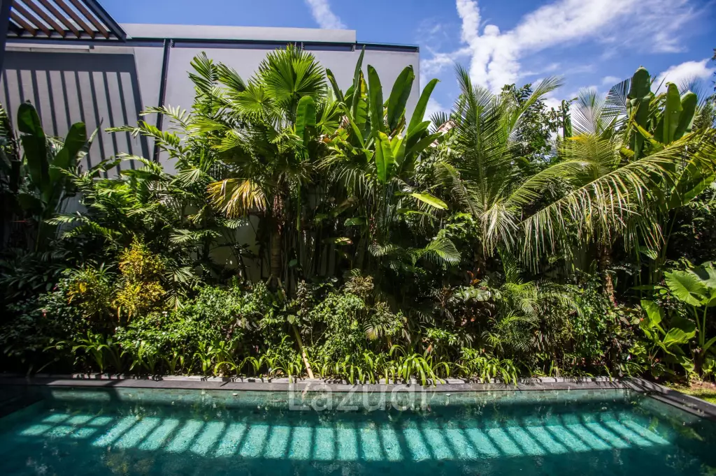 Stunning 5-Bedroom masterpiece 200m from the beach