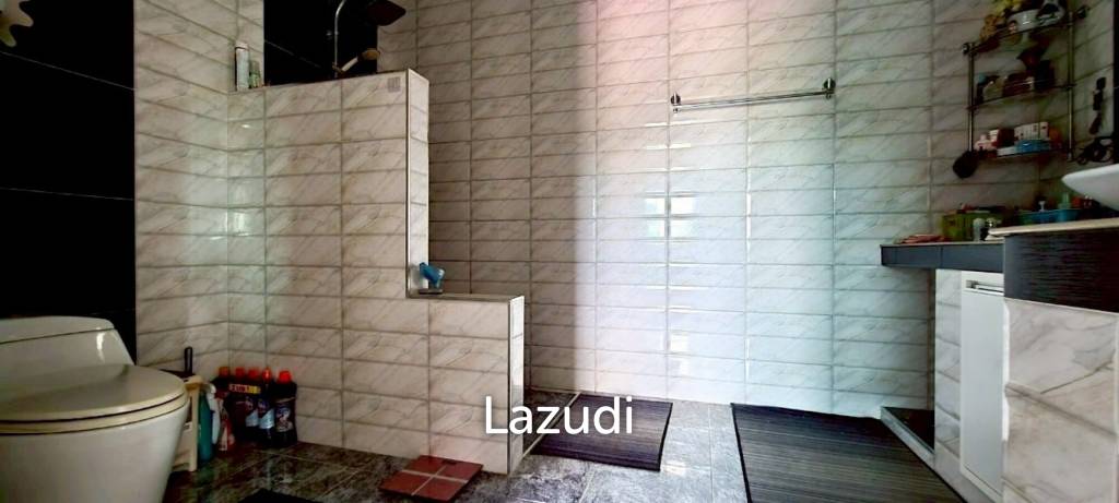 4 Bedrooms 6 Bathrooms Bang Saray House