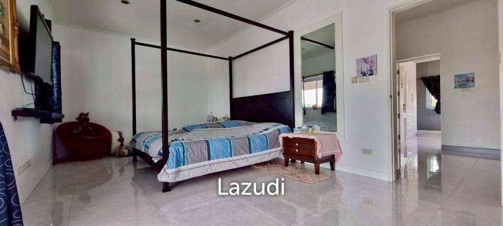4 Bedrooms 6 Bathrooms Bang Saray House