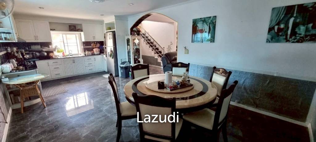 4 Bedrooms 6 Bathrooms Bang Saray House