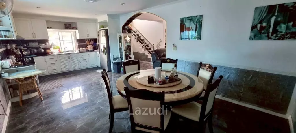 4 Bedrooms 6 Bathrooms Bang Saray House