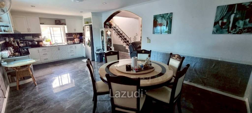 4 Bedrooms 6 Bathrooms Bang Saray House
