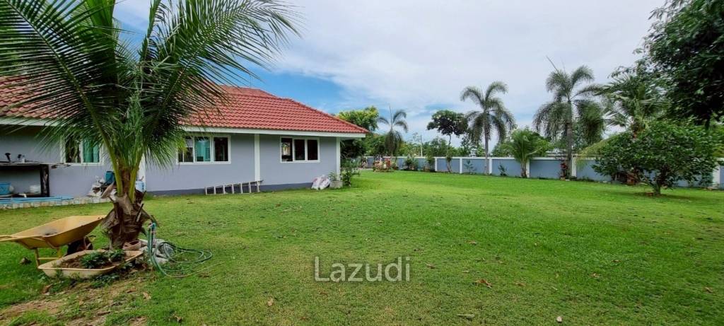 4 Bedrooms 6 Bathrooms Bang Saray House
