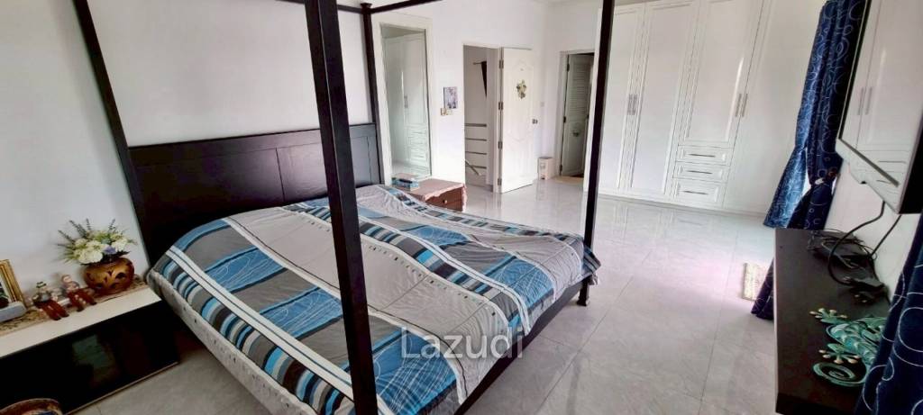 4 Bedrooms 6 Bathrooms Bang Saray House