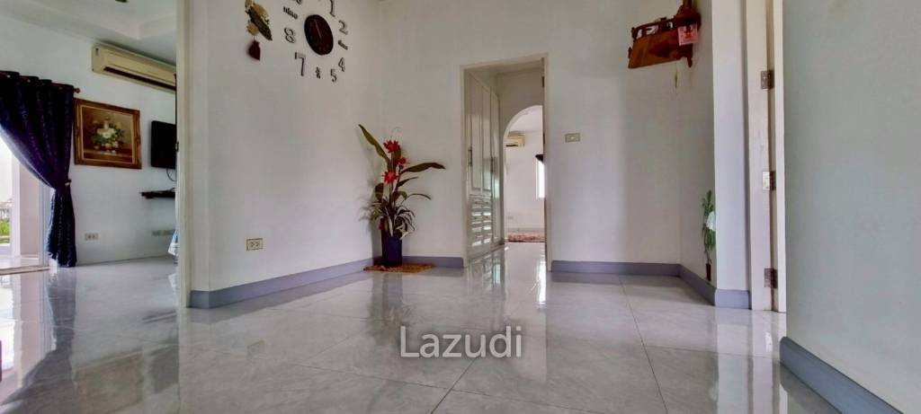 4 Bedrooms 6 Bathrooms Bang Saray House