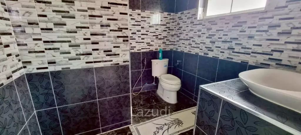 4 Bedrooms 6 Bathrooms Bang Saray House