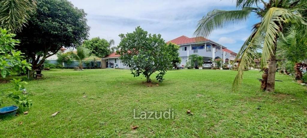 4 Bedrooms 6 Bathrooms Bang Saray House