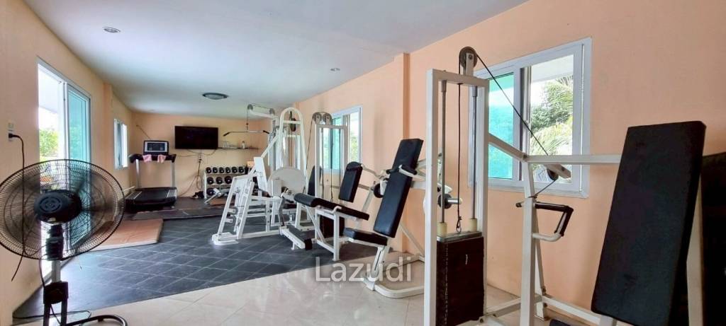 4 Bedrooms 6 Bathrooms Bang Saray House