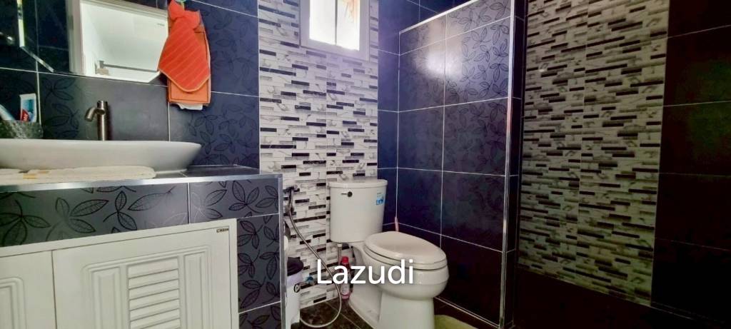 4 Bedrooms 6 Bathrooms Bang Saray House