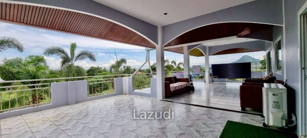 4 Bedrooms 6 Bathrooms Bang Saray House
