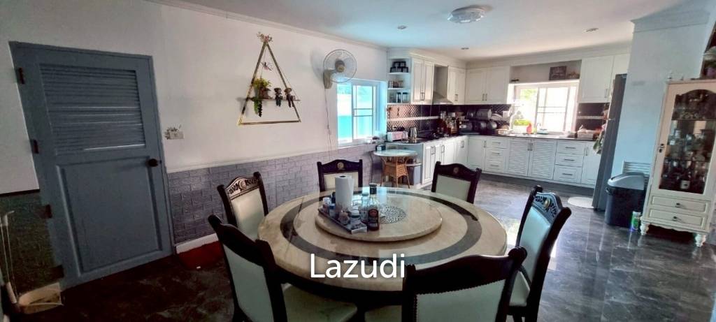 4 Bedrooms 6 Bathrooms Bang Saray House