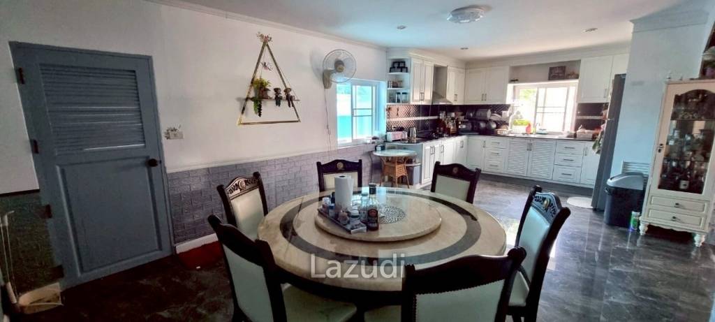 4 Bedrooms 6 Bathrooms Bang Saray House