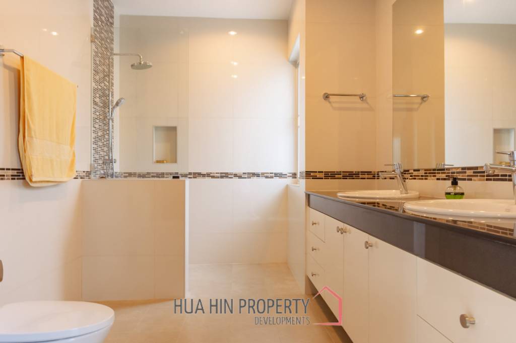Beautiful 3 bed pool villa in perfect condition