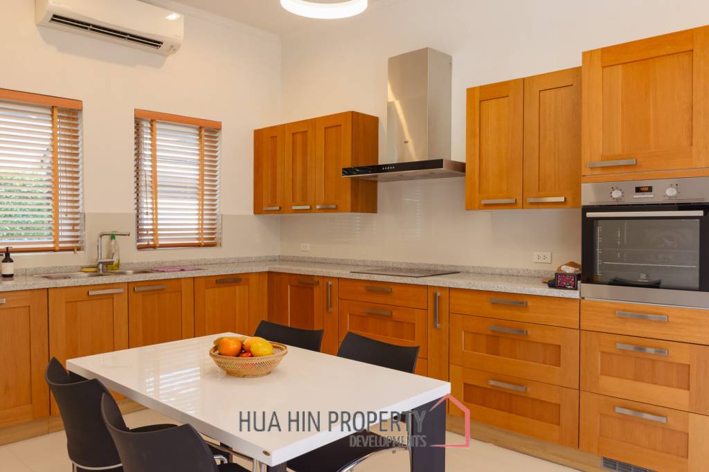 Beautiful 3 bed pool villa in perfect condition