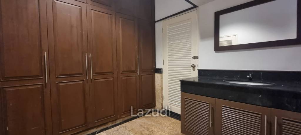 4 Bedrooms 5 Bathrooms 296 SQ.M. Baan Anda