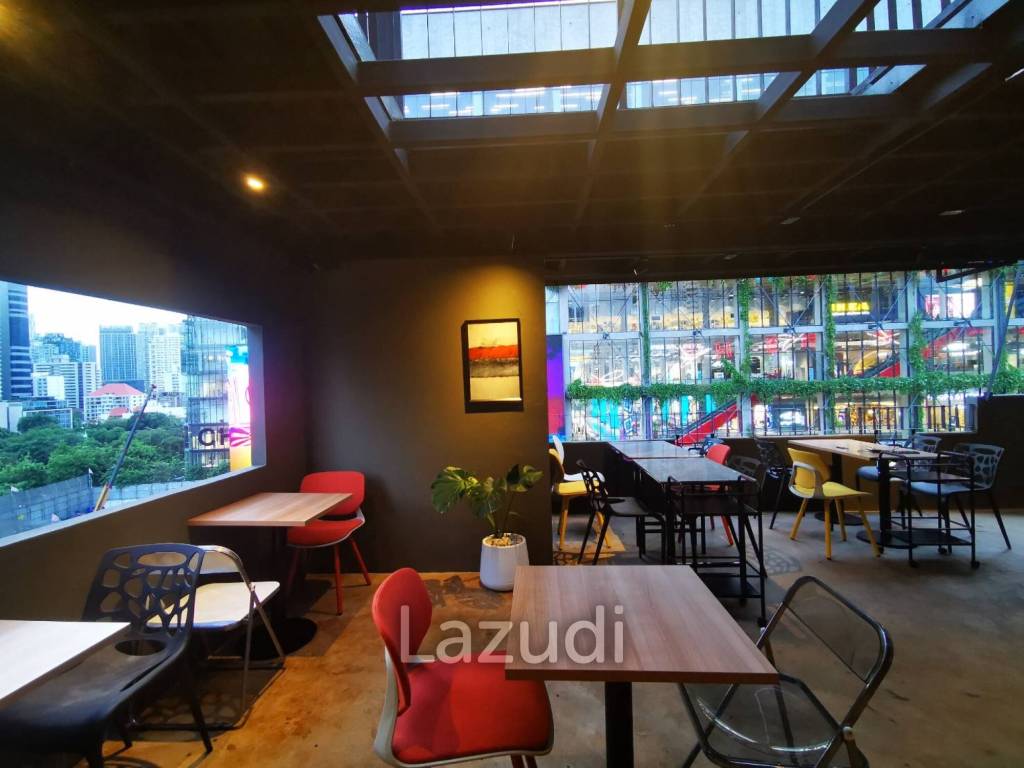 🍸 Cozy Rooftop Restaurant for Rent – Phrom Phong (Opp. EmSphere)