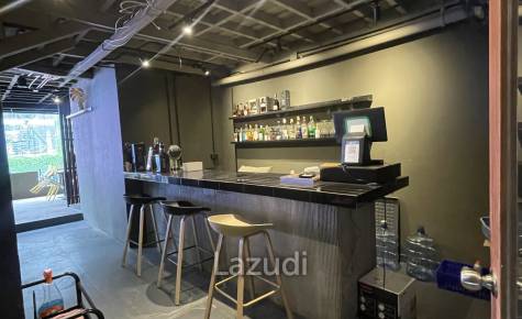🍸 Cozy Rooftop Restaurant for Rent – Phrom Phong (Opp. EmSphere)