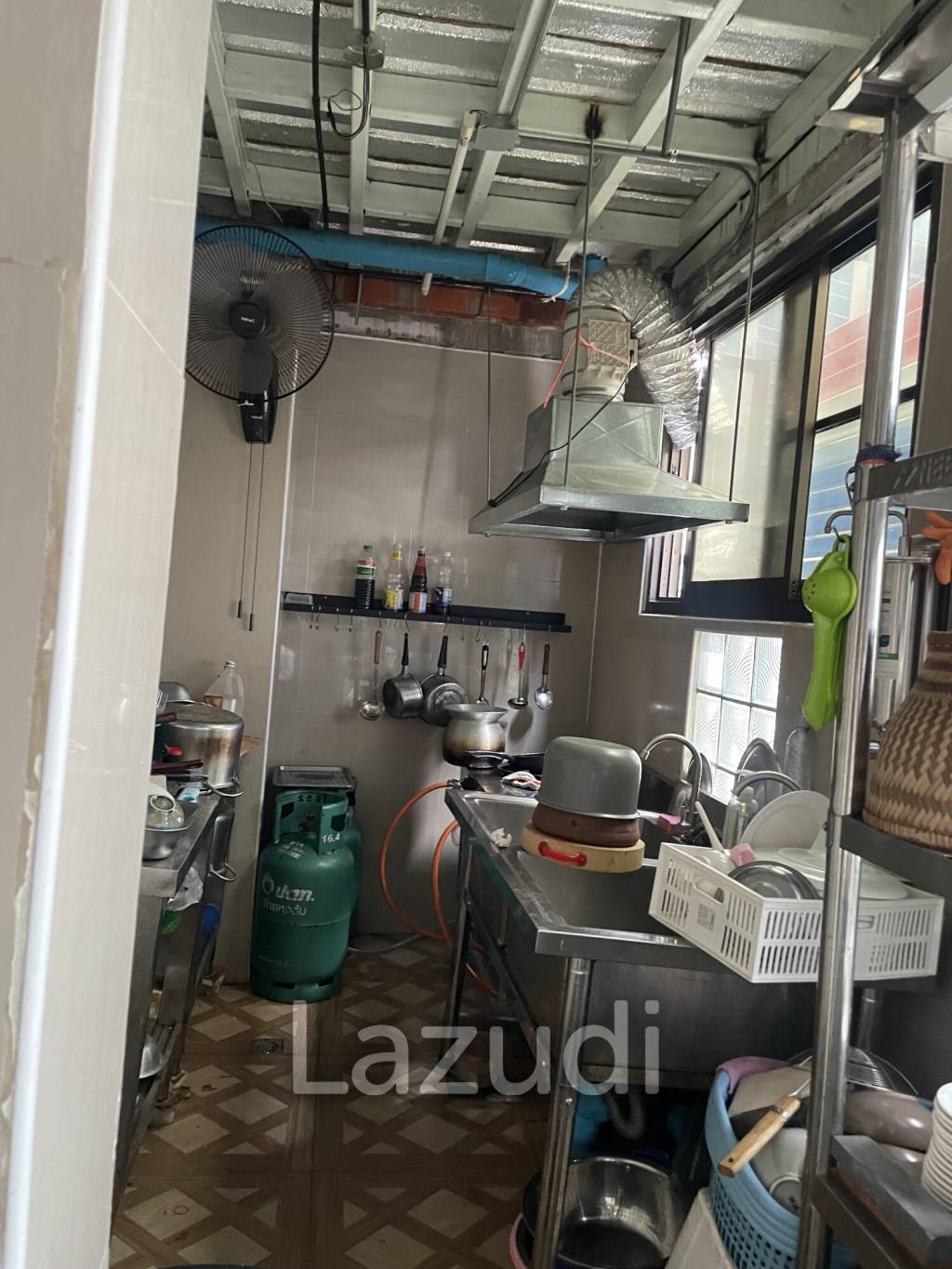 🍸 Cozy Rooftop Restaurant for Rent – Phrom Phong (Opp. EmSphere)