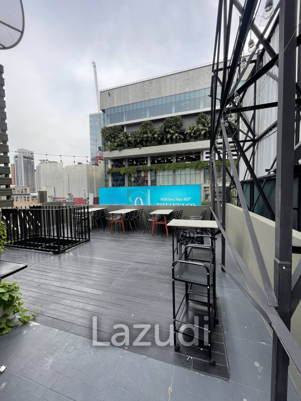 🍸 Cozy Rooftop Restaurant for Rent – Phrom Phong (Opp. EmSphere)