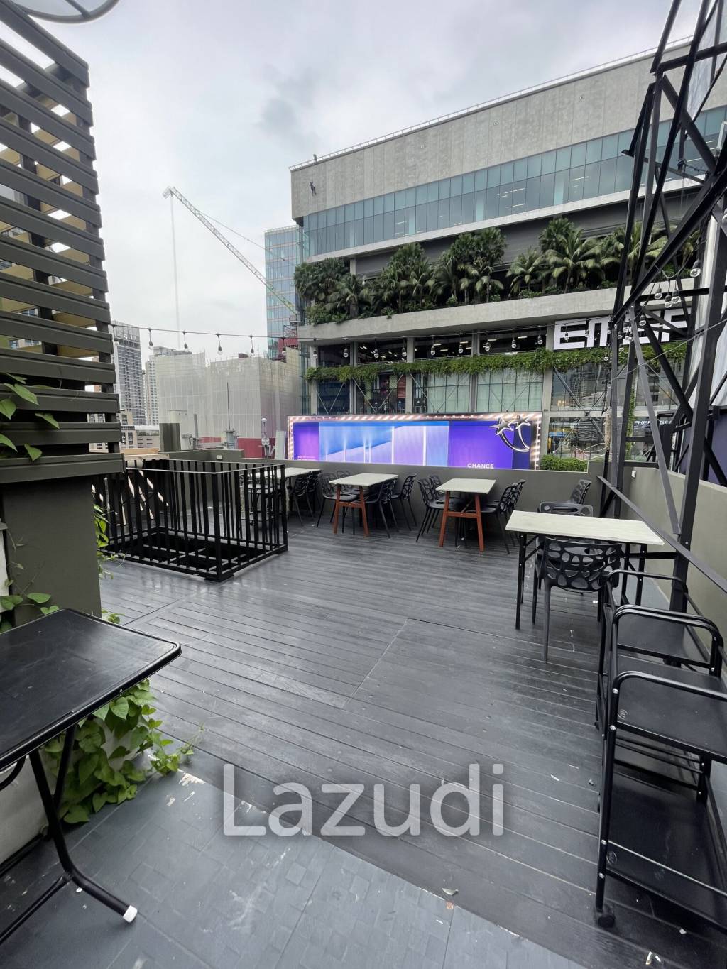 🍸 Cozy Rooftop Restaurant for Rent – Phrom Phong (Opp. EmSphere)