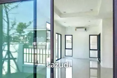 3 Bed 3 Bath 36 Sq.w Aura Ramkamhaeng 94