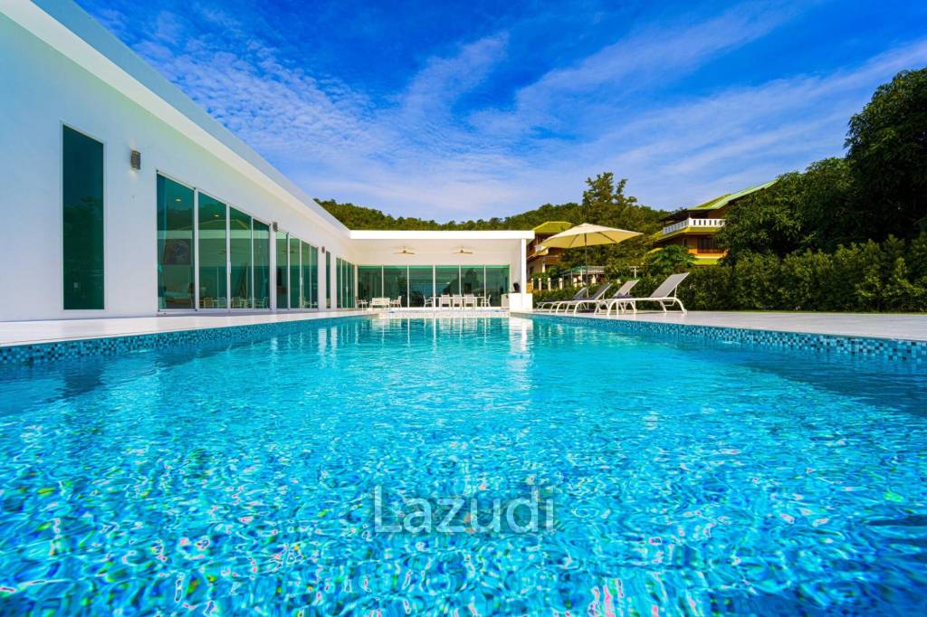 Luxurious 4-Bed Villa on 1,250 sqm Land in Palm Hills Golf Club, Hua Hin