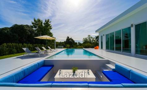 Luxurious 4-Bed Villa on 1,250 sqm Land in Palm Hills Golf Club, Hua Hin