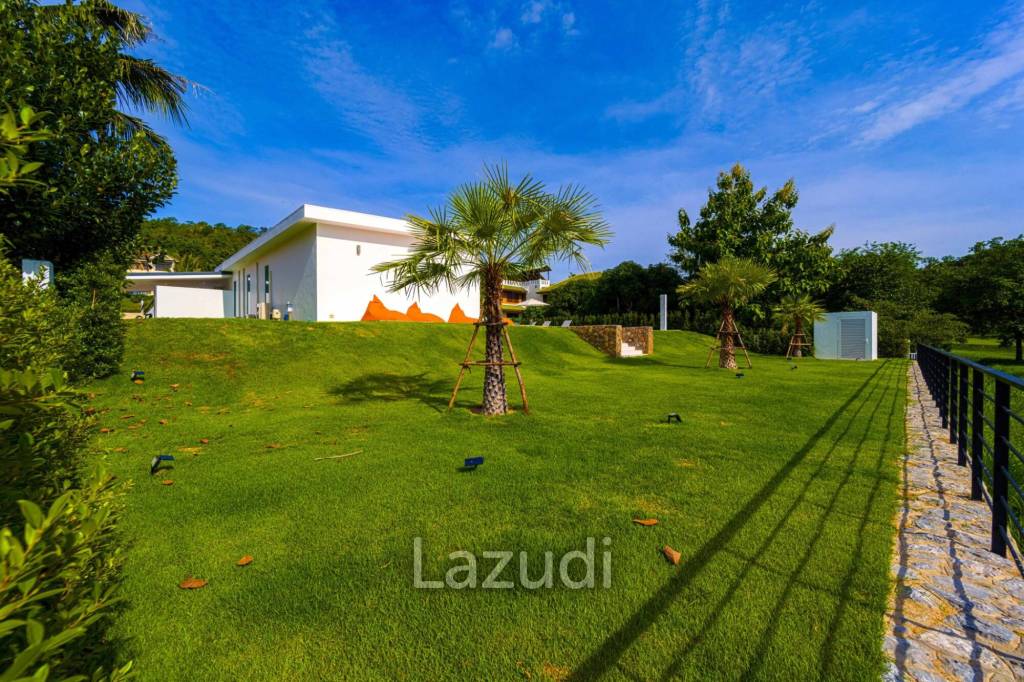 Luxurious 4-Bed Villa on 1,250 sqm Land in Palm Hills Golf Club, Hua Hin