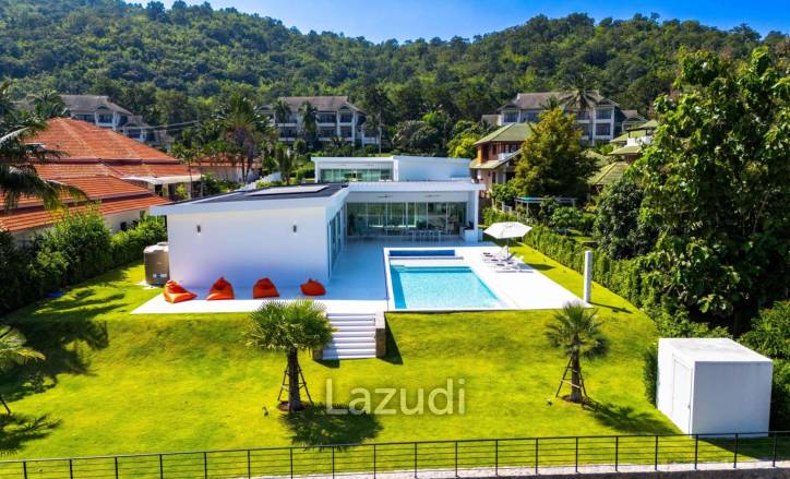 Luxurious 4-Bed Villa on 1,250 sqm Land in Palm Hills Golf Club, Hua Hin