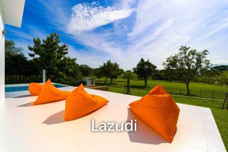 Luxurious 4-Bed Villa on 1,250 sqm Land in Palm Hills Golf Club, Hua Hin