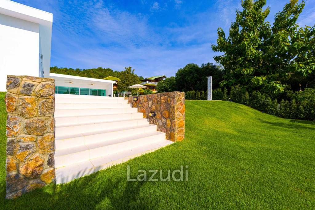 Luxurious 4-Bed Villa on 1,250 sqm Land in Palm Hills Golf Club, Hua Hin