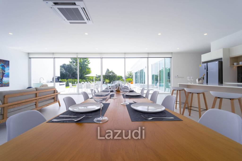 Luxurious 4-Bed Villa on 1,250 sqm Land in Palm Hills Golf Club, Hua Hin