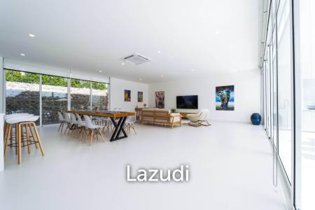 Luxurious 4-Bed Villa on 1,250 sqm Land in Palm Hills Golf Club, Hua Hin
