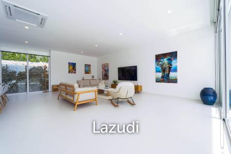Luxurious 4-Bed Villa on 1,250 sqm Land in Palm Hills Golf Club, Hua Hin