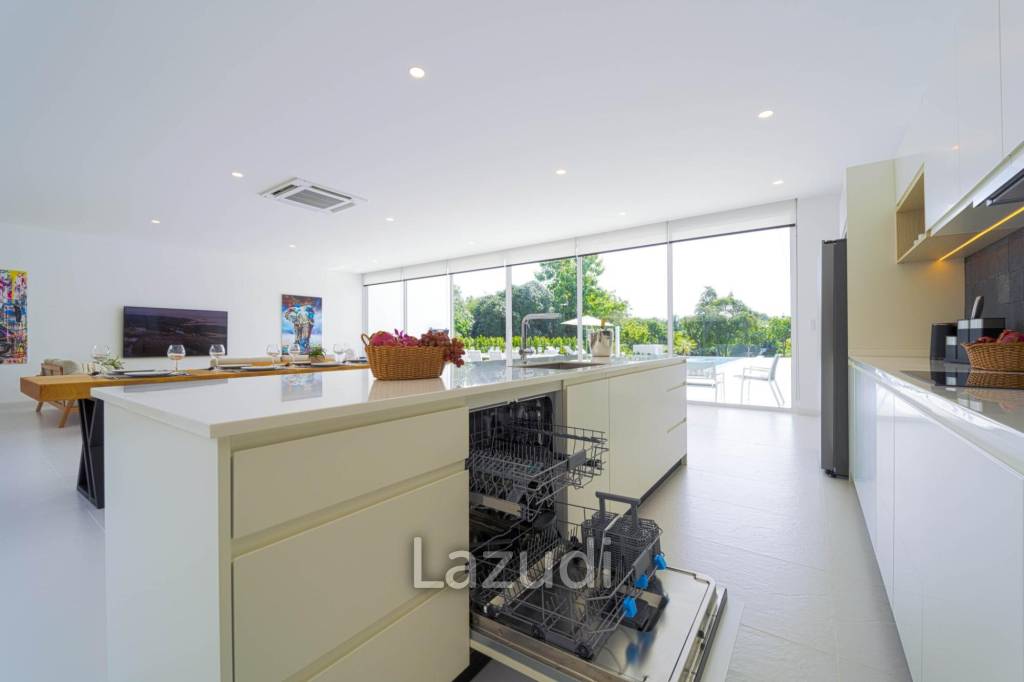 Luxurious 4-Bed Villa on 1,250 sqm Land in Palm Hills Golf Club, Hua Hin