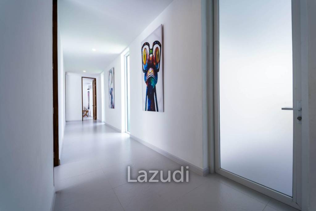 Luxurious 4-Bed Villa on 1,250 sqm Land in Palm Hills Golf Club, Hua Hin