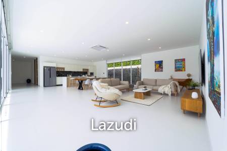 Luxurious 4-Bed Villa on 1,250 sqm Land in Palm Hills Golf Club, Hua Hin