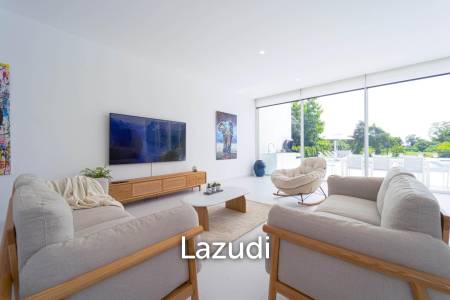 Luxurious 4-Bed Villa on 1,250 sqm Land in Palm Hills Golf Club, Hua Hin