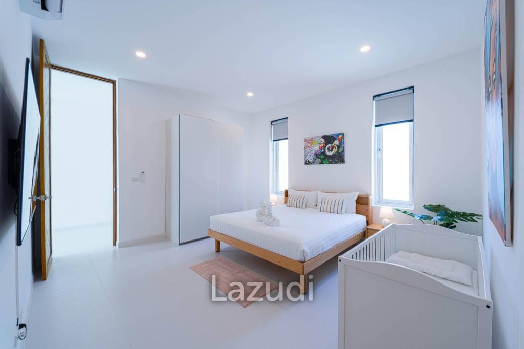 Luxurious 4-Bed Villa on 1,250 sqm Land in Palm Hills Golf Club, Hua Hin