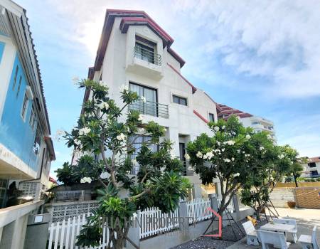 Exclusive Beachfront Townhouse For Sale in Takiab Hua Hin