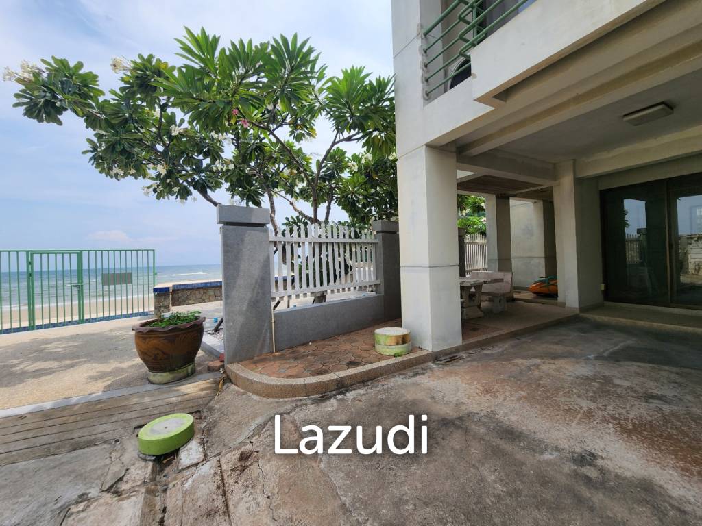 Exclusive Beachfront Townhouse For Sale in Takiab Hua Hin