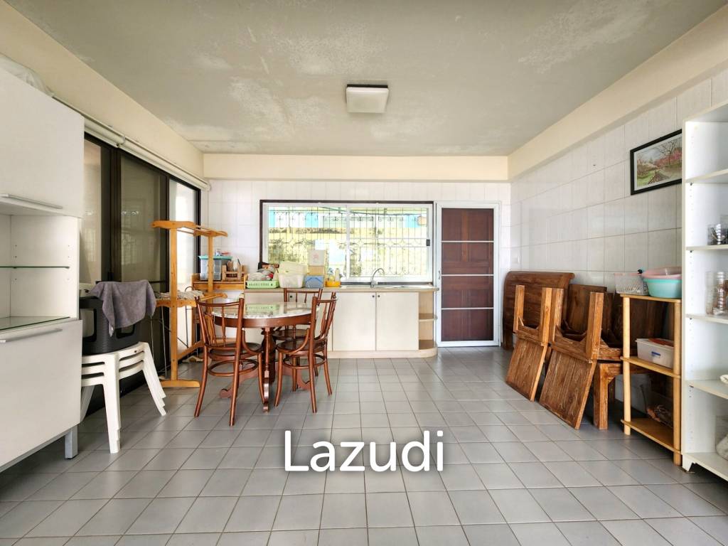 Exclusive Beachfront Townhouse For Sale in Takiab Hua Hin