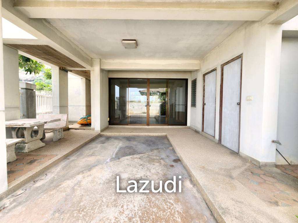 Exclusive Beachfront Townhouse For Sale in Takiab Hua Hin